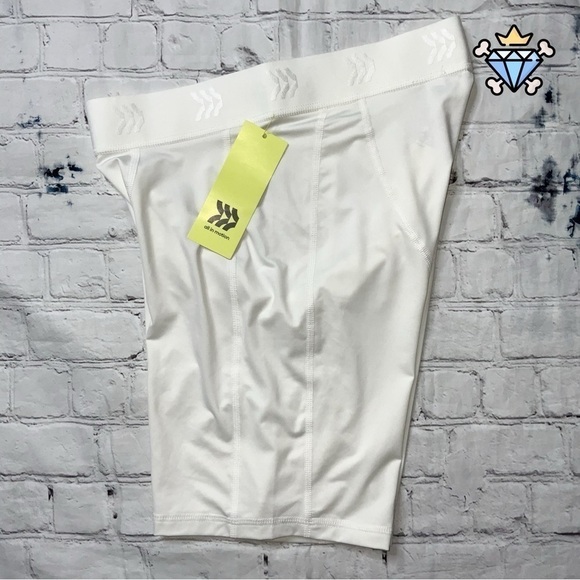 ALL IN MOTION MENS WHITE COMPRESSION TRAINING SHORTS SIZE MEDIUM ATHLETIC WEAR - Picture 6 of 9